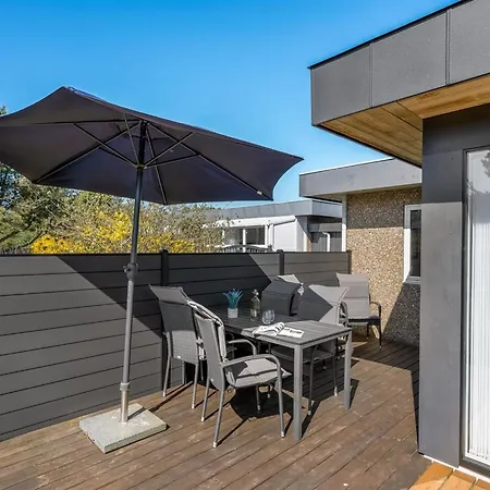 Clemence - 900m From The Sea By Interhome