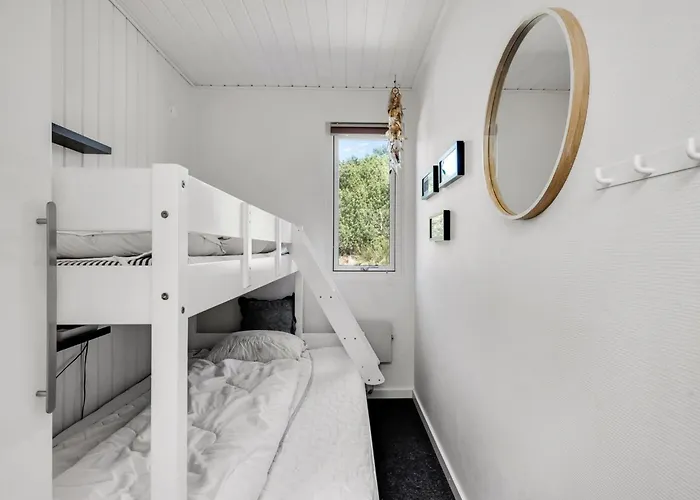 Clemence - 900m From The Sea By Interhome