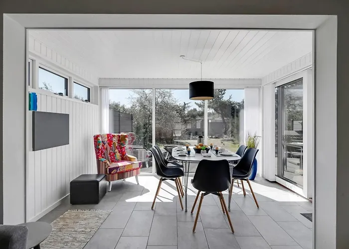 Clemence - 900m From The Sea By Interhome